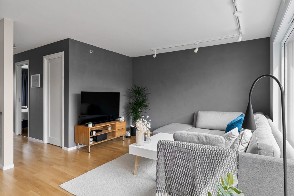 Friendly KRG cleaning professional serving homes in Utica, N